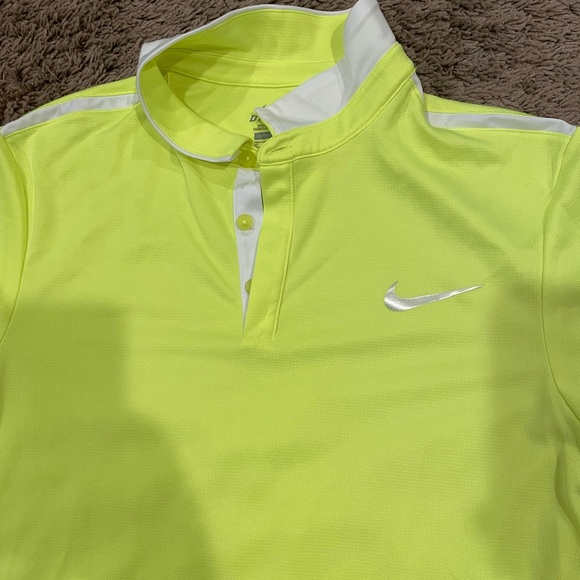 Men’s Nike tennis shirt DriFit size small - Picture 2 of 2